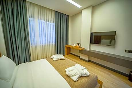 Triple Room with Garden View