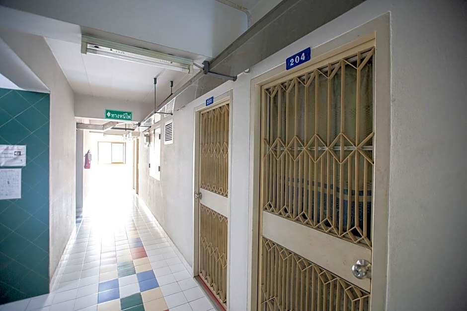 D haus Ngamwongwan Residence