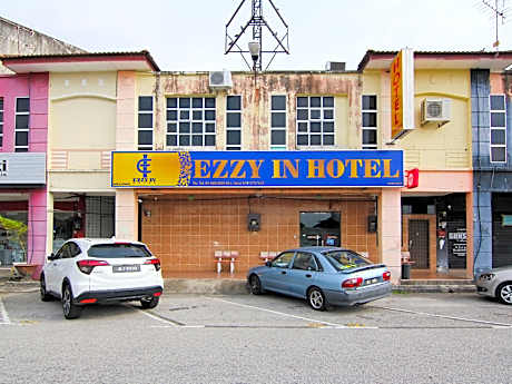 OYO 43962 Ezzy In Hotel