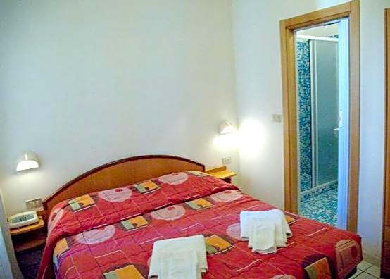 Hotel Annarita-mezza pensione plus- spiaggia inclusa