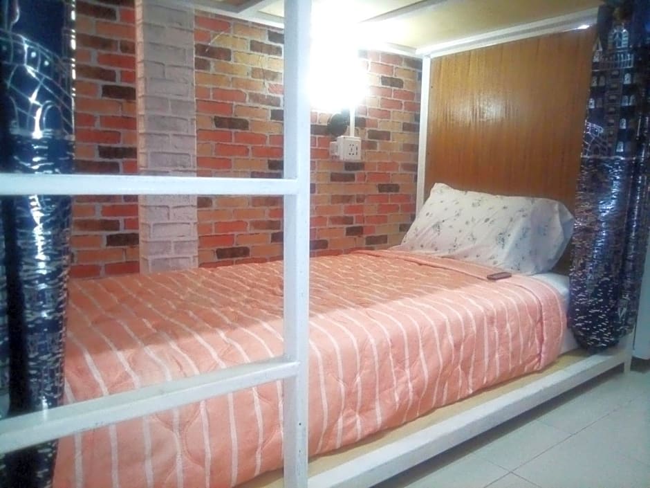 Ban Kru Ae mixed dorm