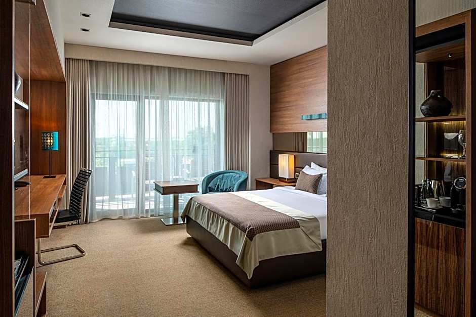 Sky Blue Hotel & Spa