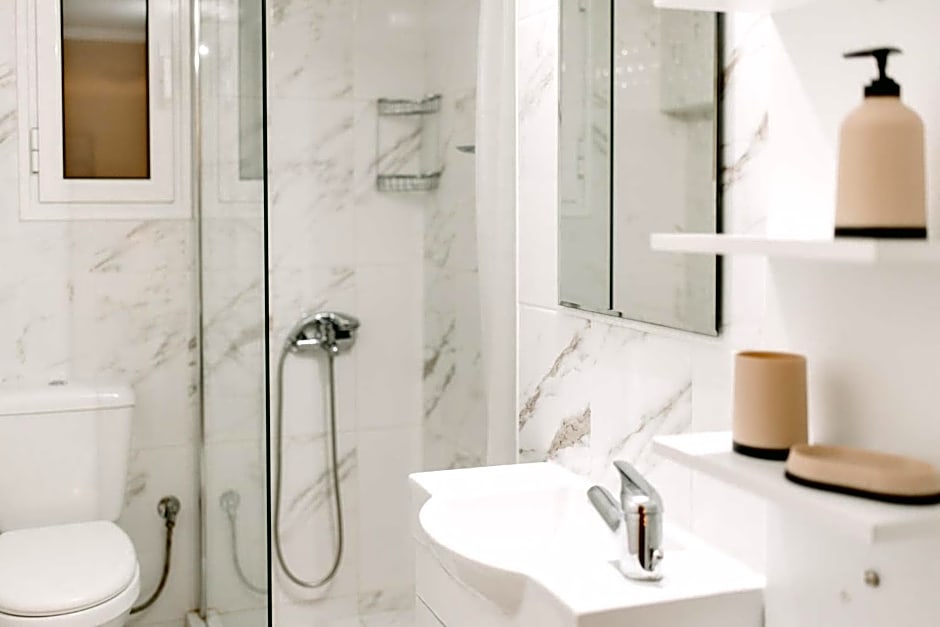 BEST HOUSE, CENTRAL APRTM., AGIOU NIKOLAOU, PATRA