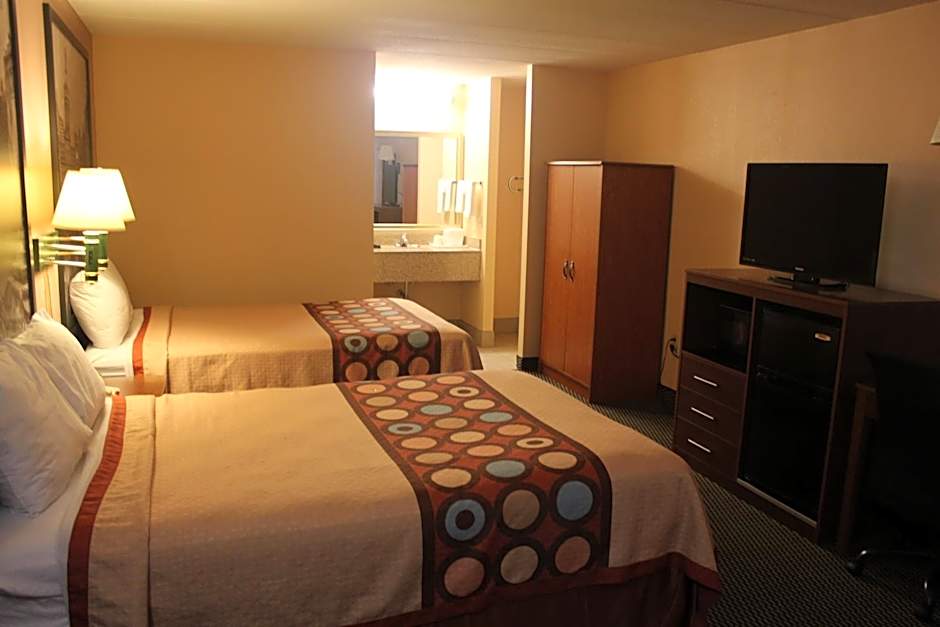 Super 8 by Wyndham Laurel