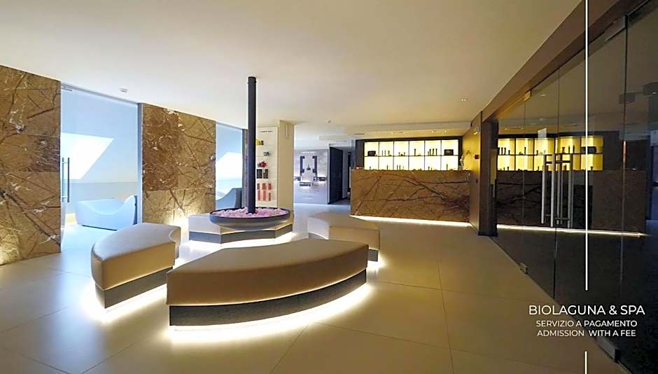 Alexander Charme Hotel