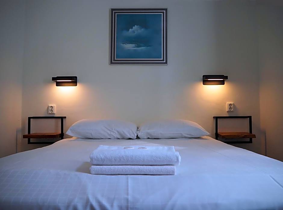 Euphemia Budget Old City Canal Zone