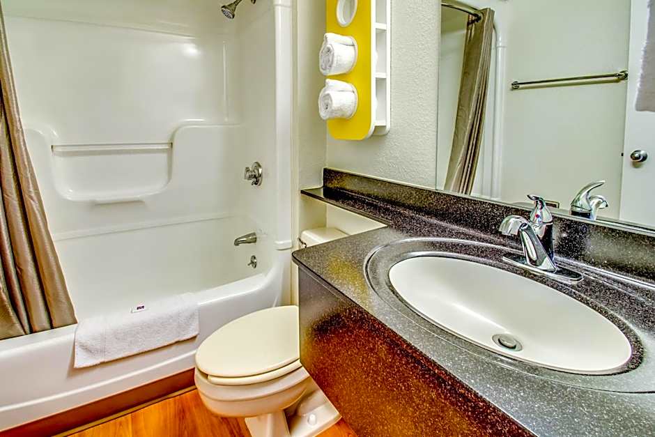 Motel 6 Buffalo - Amherst