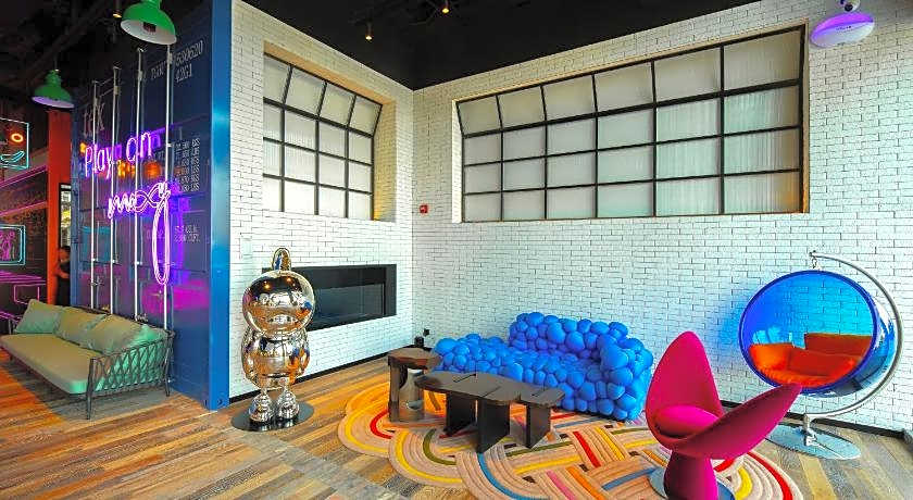 Moxy Ningbo Old Bund