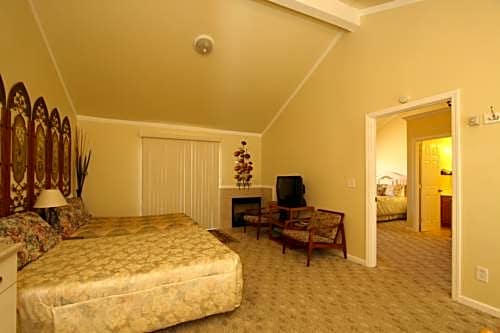 Monterey Fireside Lodge