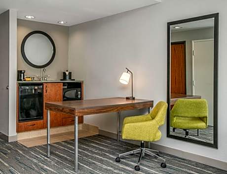 2 Queen Beds Studio Suite Nonsmoking