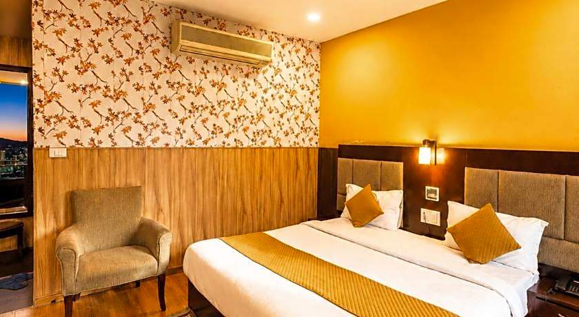Royal Palm - Hotel Near Udaipur Railway Station