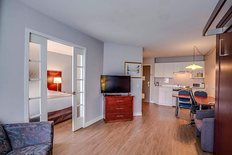 Quality Suites Ste Anne De Beaupre