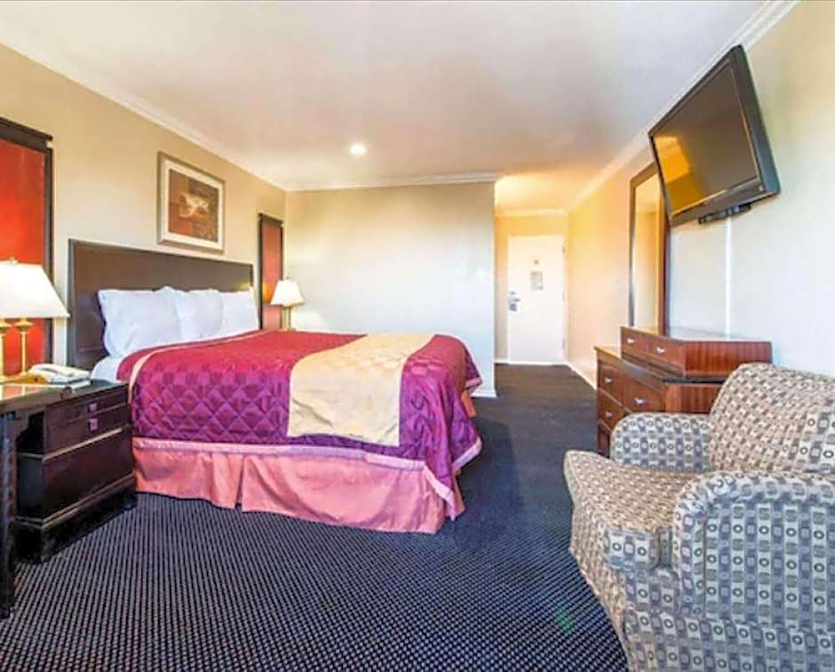 Queencity Inn