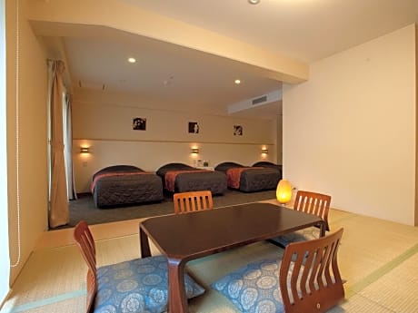 Family Room with Tatami Area and Shared Bathroom