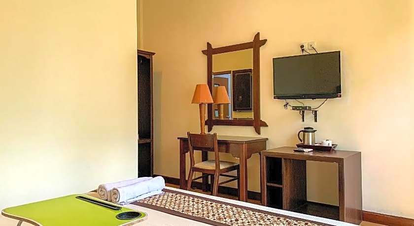 OYO 261 Sasono Putro Guest House