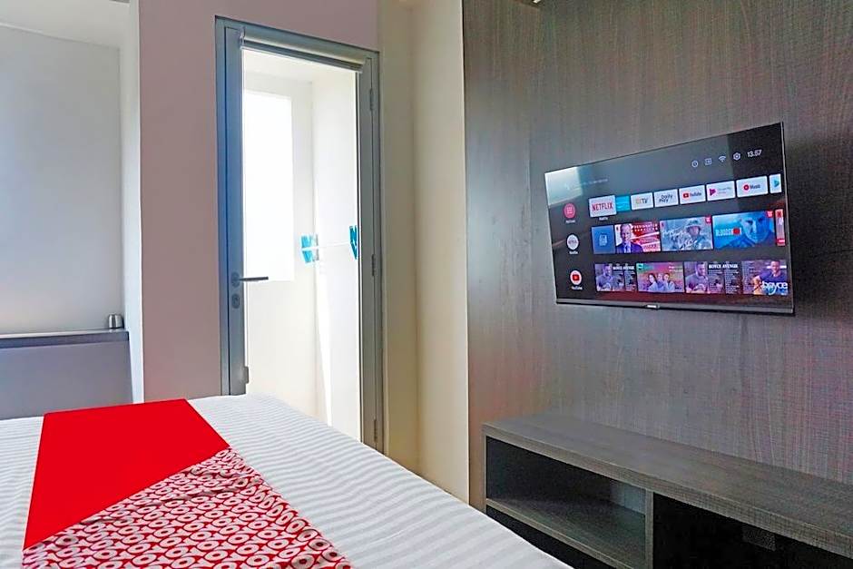 OYO 90241 Gunung Putri Square Apartment