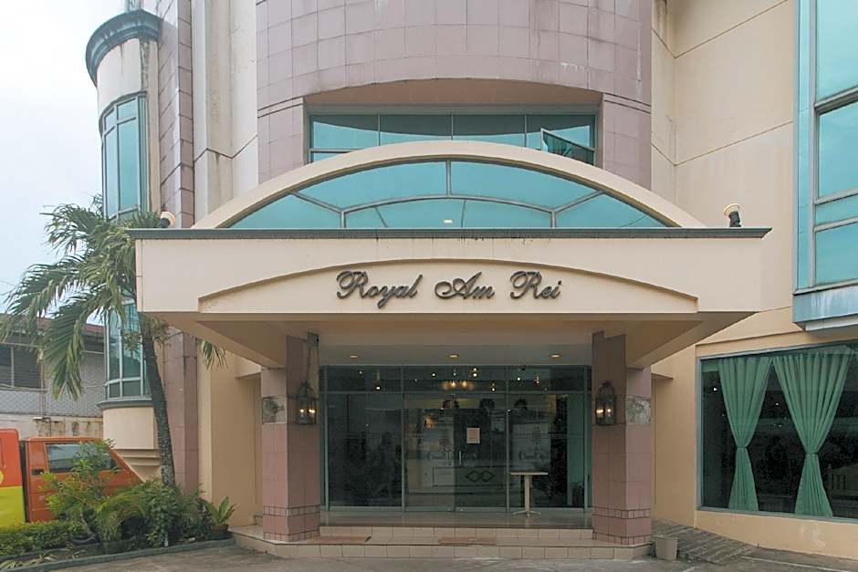 Royal Am Rei Hotel by RedDoorz