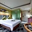yisuqingju Hotel