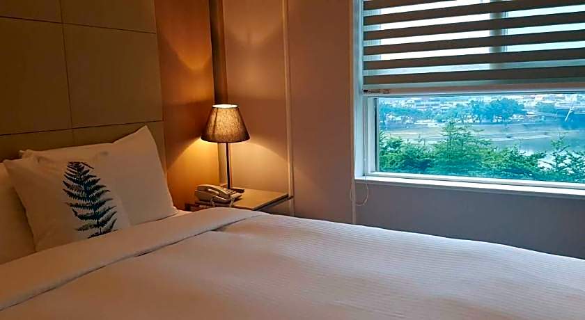 New California Hotel