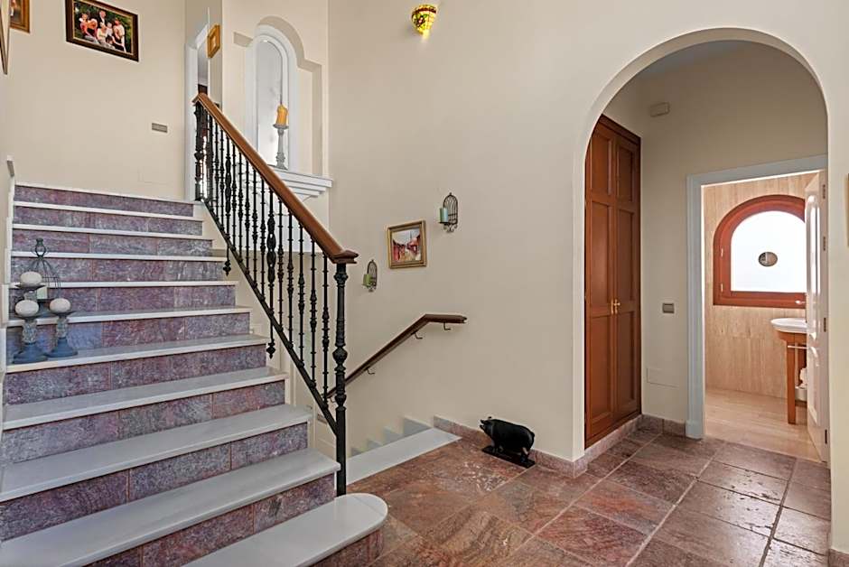 Stunning Infinity pool mansion in Mijas by Costarentals - Ref 85