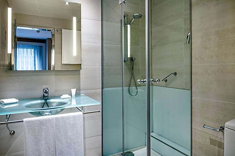 AC Hotel by Marriott Irla