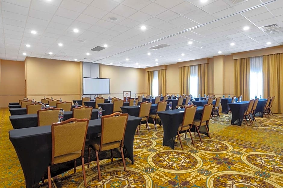 Hawthorn Extended Stay by Wyndham West Palm Beach