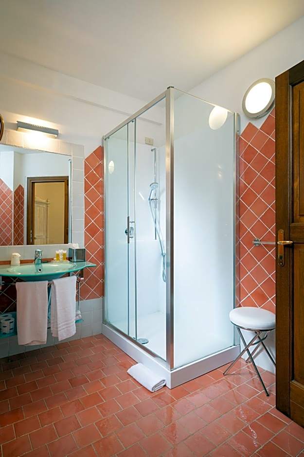 Hotel Monti Di Mola