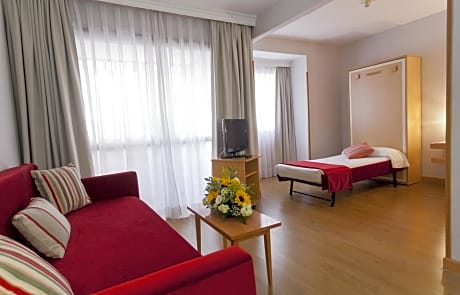 Apartment (4 Adults)