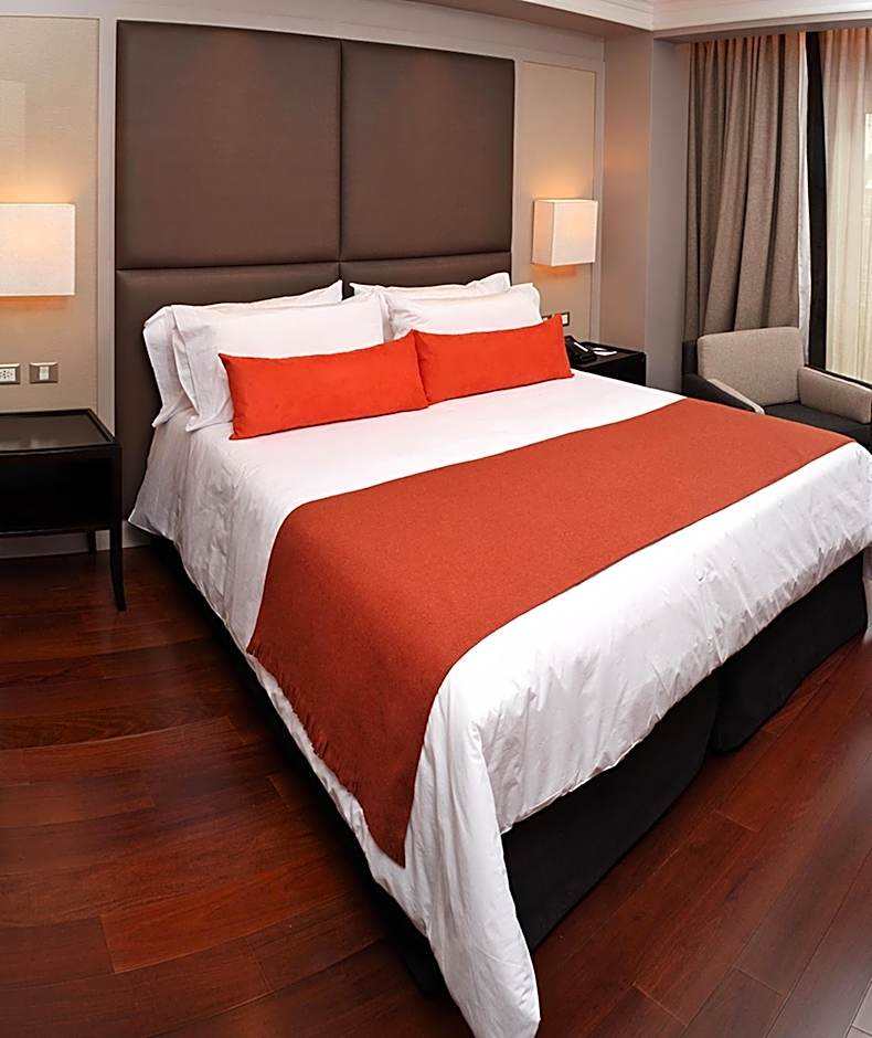 Carles Hotel