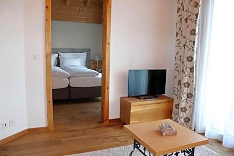 One-Bedroom Apartment South with balcony