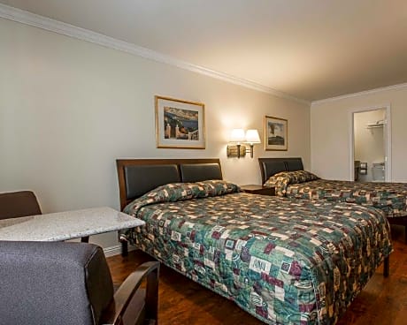 2 QUEEN BEDS NONSMOKING