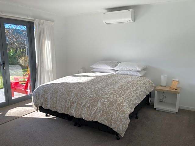 Colonial Manor Motel