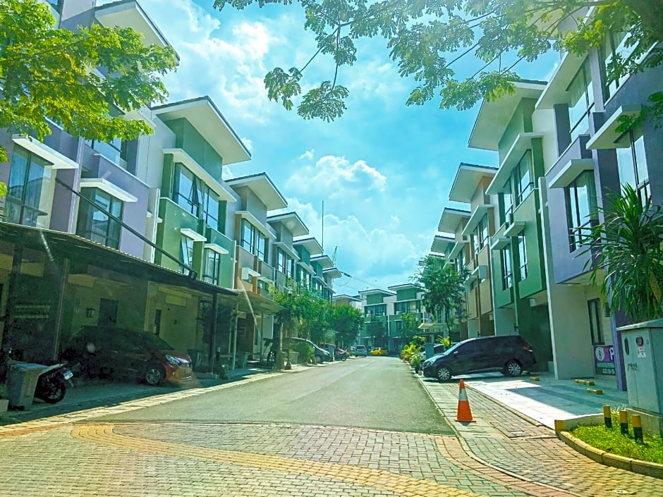 Aloha Guest House - 1 Male Only by ZUZU