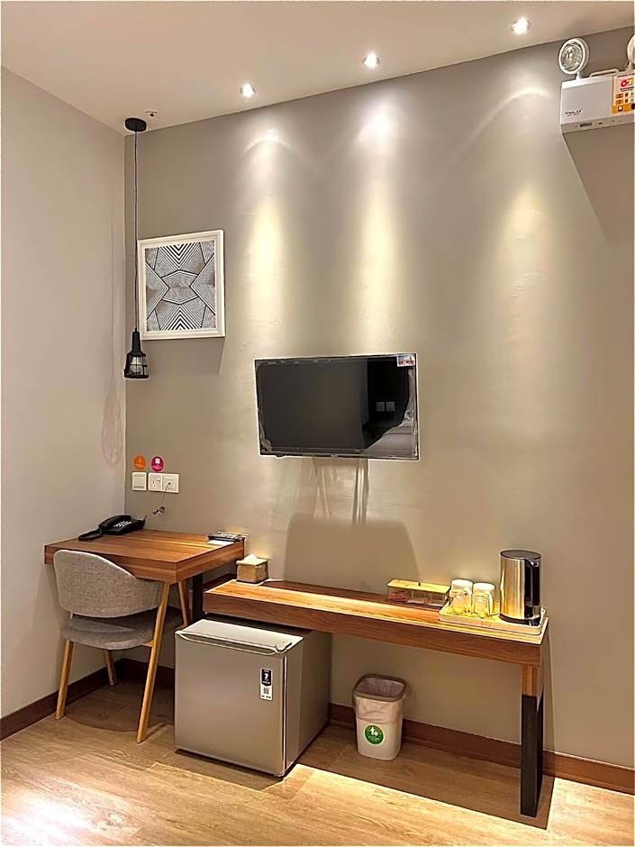 oxy suites 1-01B at Shop House Meisterstadt Pollux Habibie