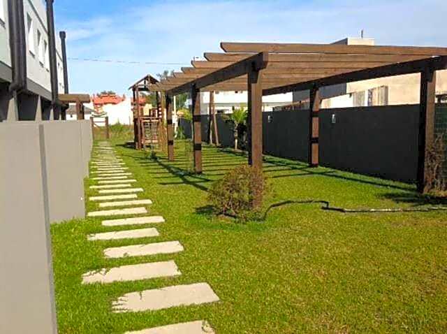 Sobrados com suíte e sacada vista ao mar