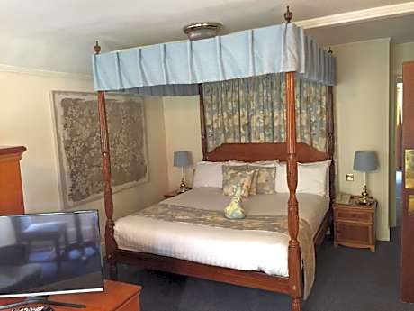 Deluxe Family Suite