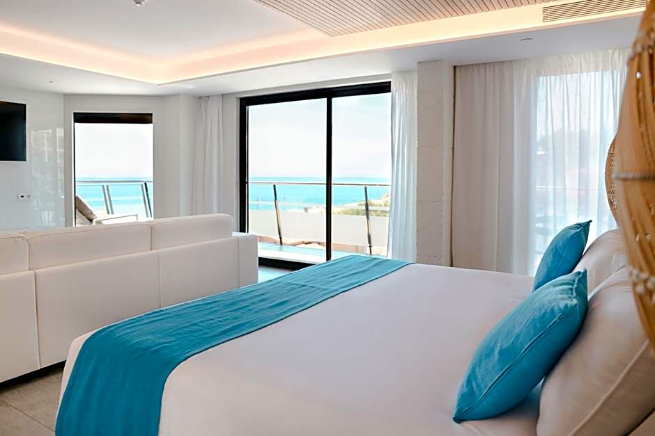 Hotel Kaktus Playa, Calella, Spain. Rates from EUR55
