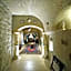 Holiday Cave Hotel