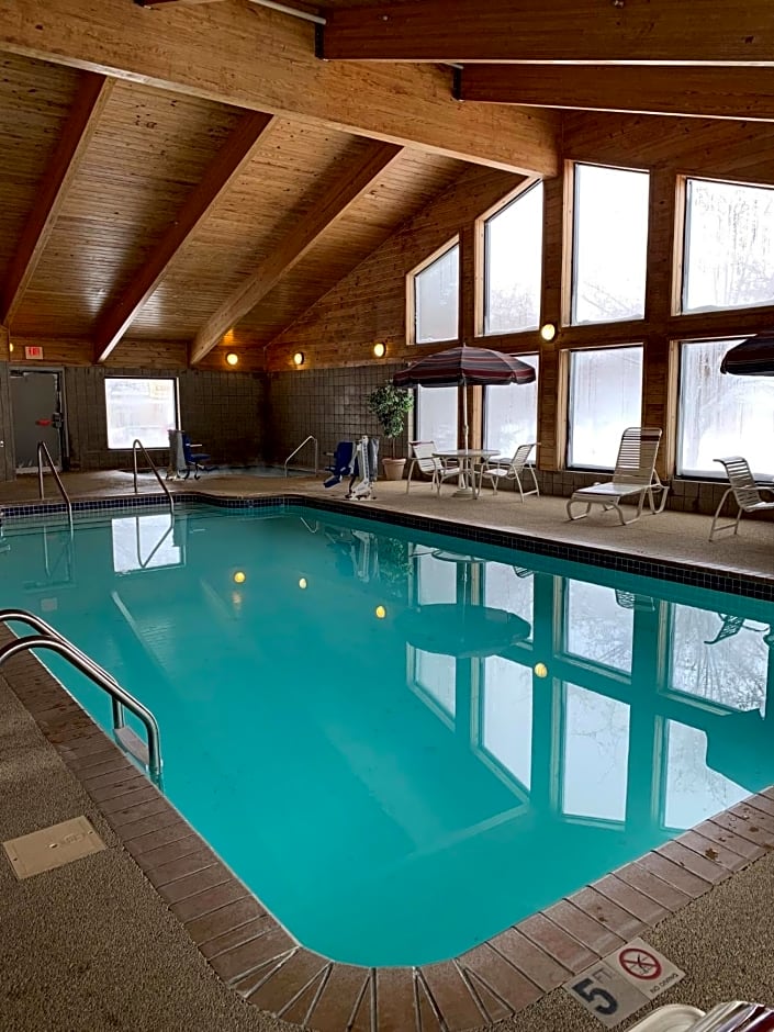 AmericInn by Wyndham Hampton