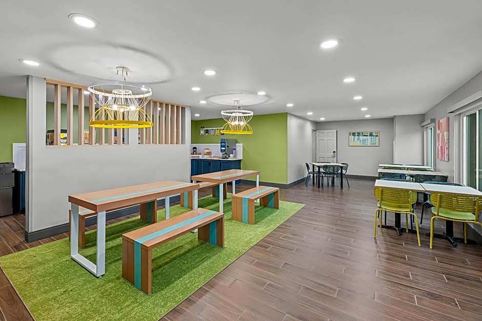 Spark by Hilton Brunswick