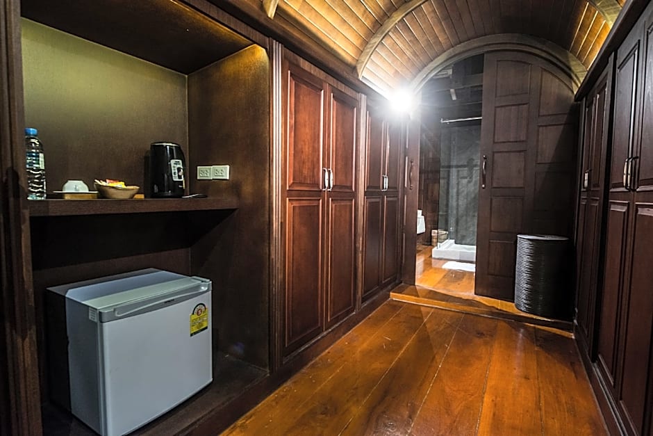 Amara Villa Khao Ka Lok