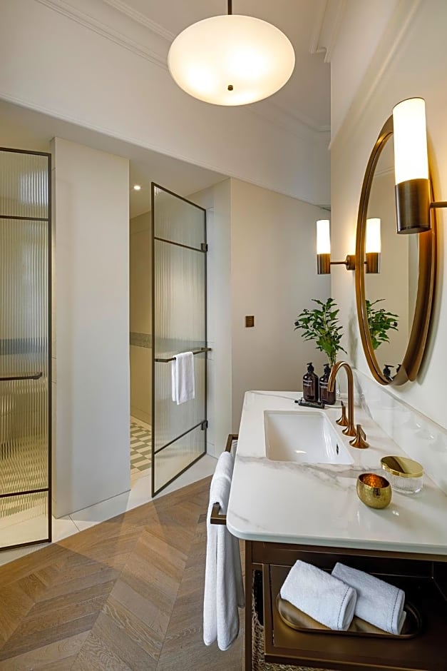 Small Luxury Hotel Ambassador a l'Opera