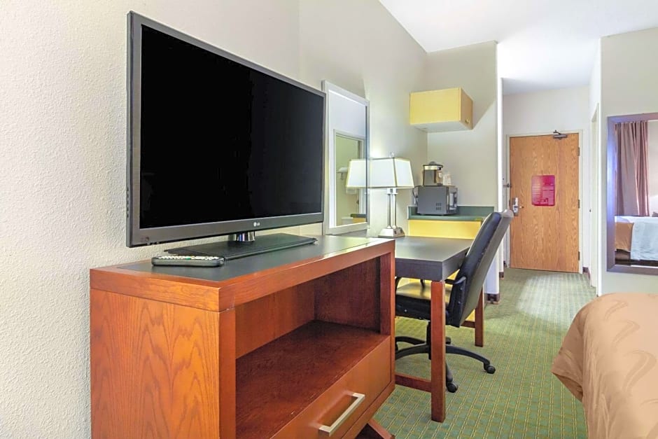 Quality Inn & Suites Lakewood - Denver Southwest