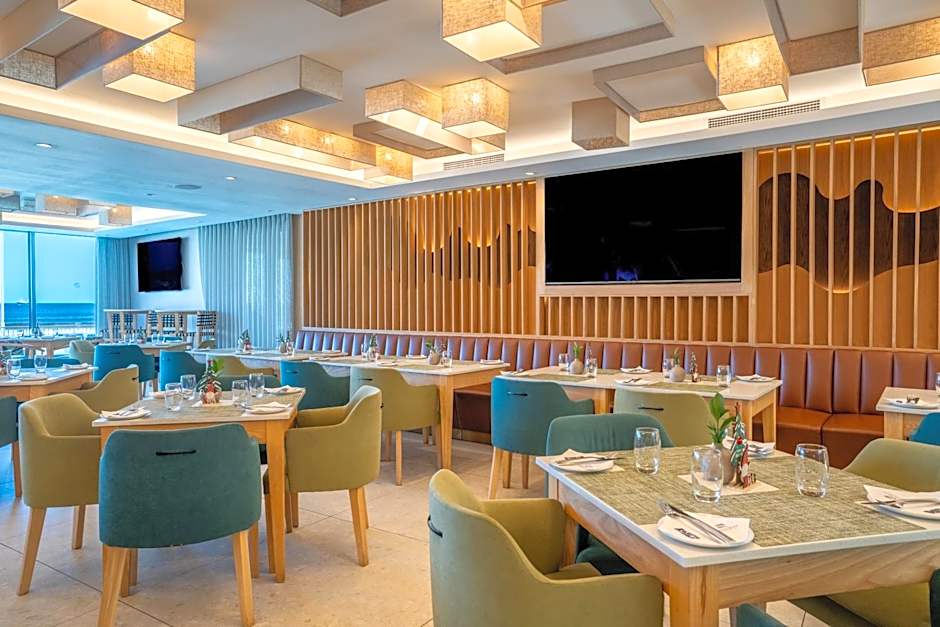 Lagoon Beach Hotel & Spa