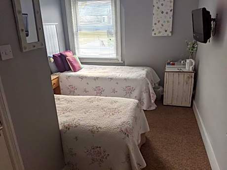 Double or Twin Room with Bathroom