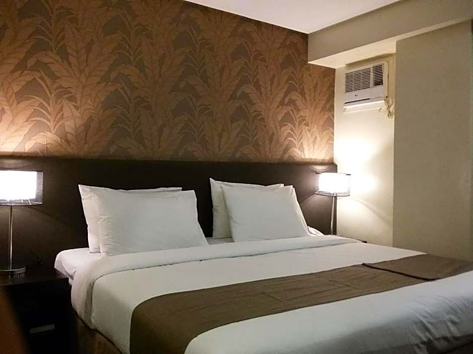 Photo 1 of 6 of Superior 1 King Bed