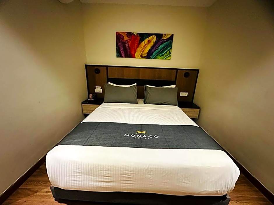 Photo 1 of 4 of Standard 1 Queen Bed
