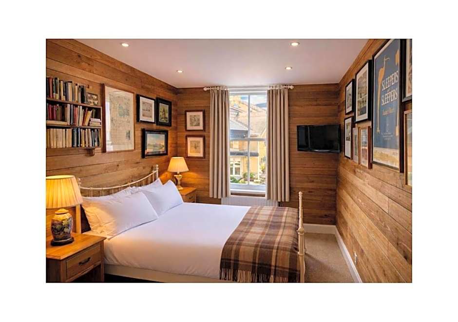 The Royal Harbour Hotel
