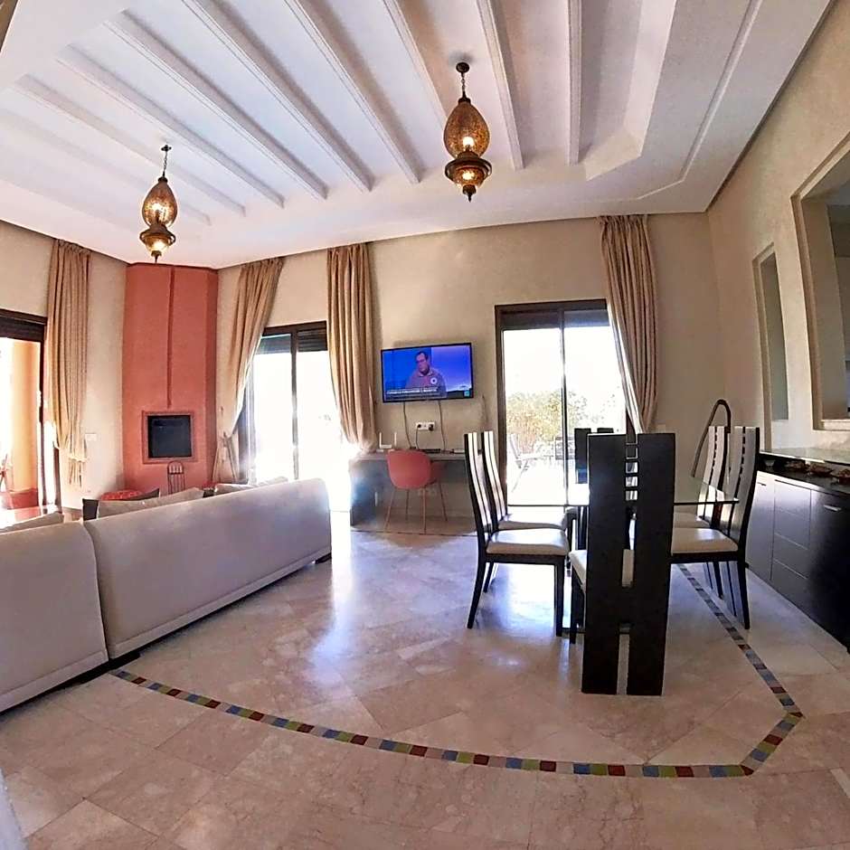 Villa Belle vue - with a private & Heated pool