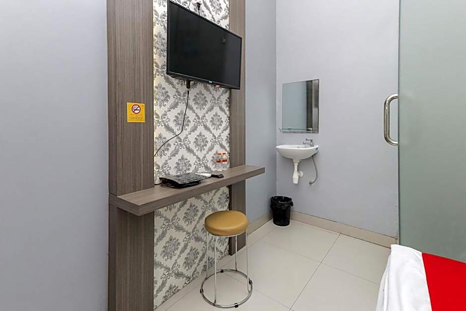 RedDoorz at Ngaggel Jaya Surabaya